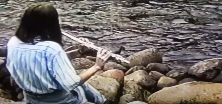 Crique, flûte su l’bord d’la rivière en 1990